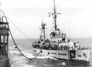 USCGC_Owasco_(WHEC-39)_conducting_UNREP_Market_Time
